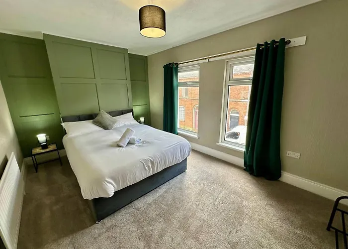 2Br Ormeau Central