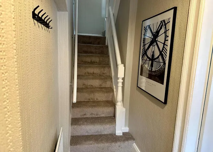 2Br Ormeau Central